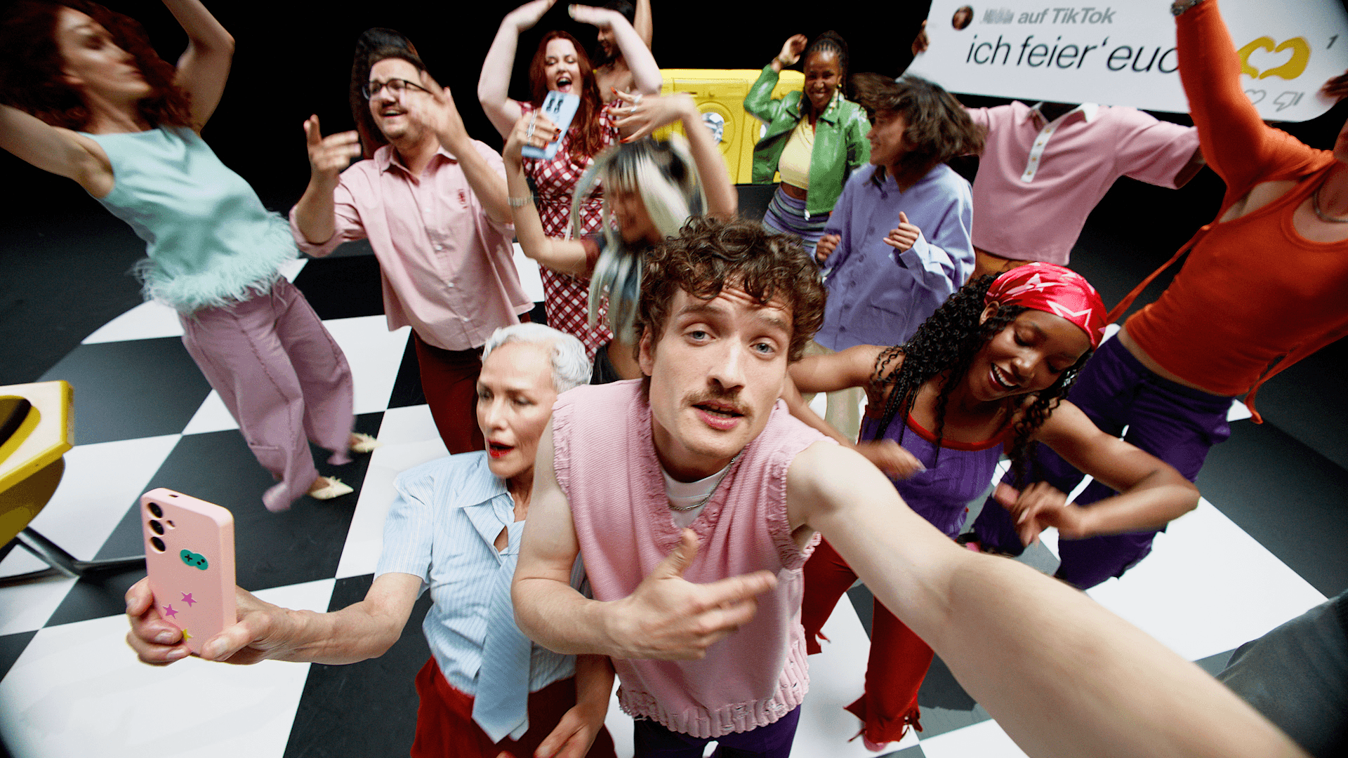 Ihr feiert uns. Und wir feiern euch.